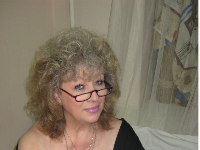 m0nstrousInB3d from Kent,United Kingdom